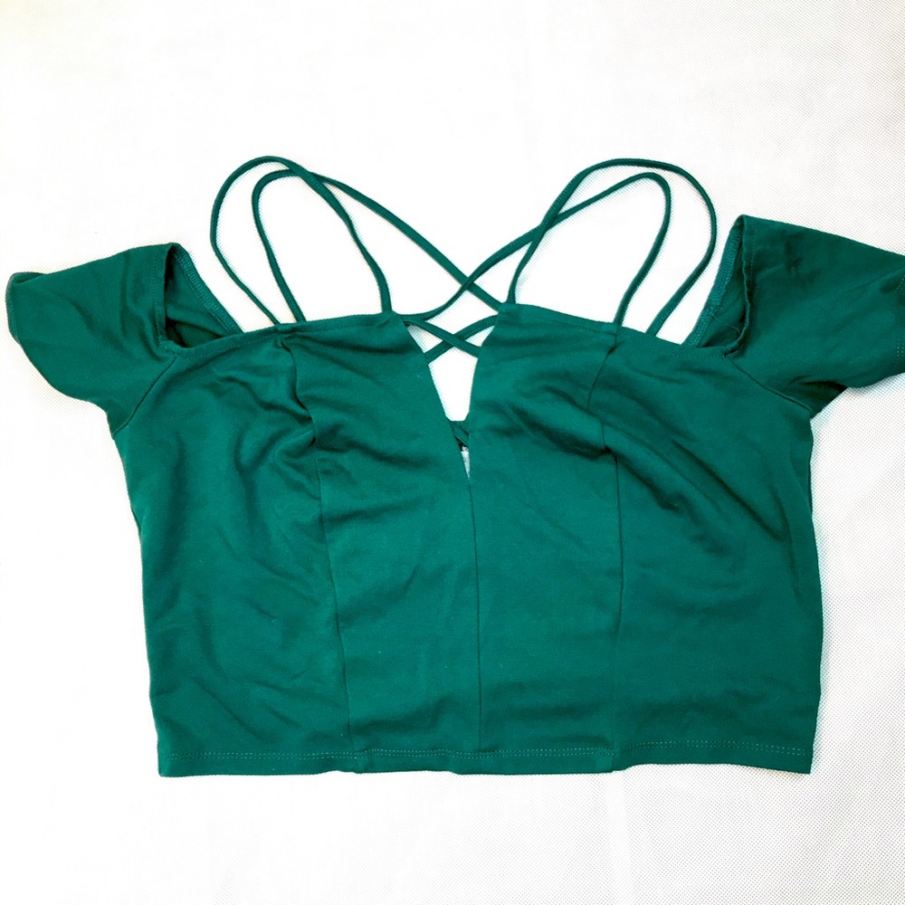 Pine green crop top with short sleeve and straps🌲